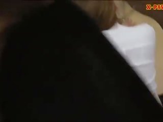 Голям бюст жена pawns тя путка след това затръшна