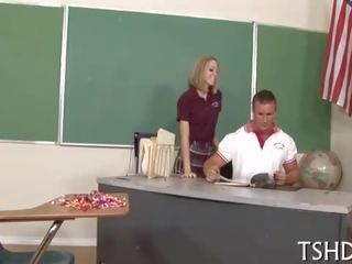 フリー 法的 年齢 女子生徒 セックス ビデオ ハブ