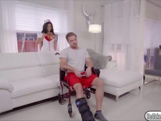 Magnificent приятелка aaliyah hadid прелъстена bf и получава прецака