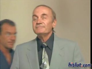 Ники е а страстен лесбийки