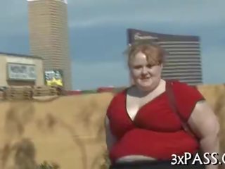 Пухкий прицвяхований по чорна хлопець