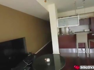 Аліса marchs поголена манда поїздка на топ з крок братан