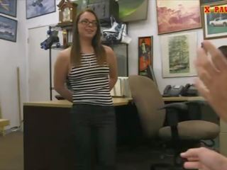 Pleasant enchantress pawns тя путка и прецака в на задна стаичка