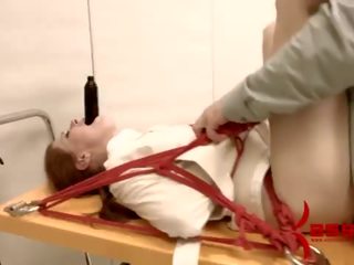 Пенні pax отримує анал ебать на metal cart в mental лікарня