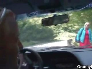 Old call girl gets nailed in the car by a stranger