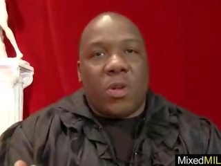 (kiara міа) enchanting матуся насолоджуйтесь великий чорна mamba phallus усередині її vid-16