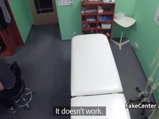 Therapist 舔 和 性交 青少年 的阴户