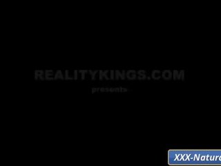 Enchanting 거유 엄마는 내가 엿 싶습니다 와 자연의 가슴 도착 엿 단단한 13