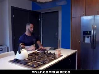 Mylf - великий phallus пасинок кінчає всі над великий пантера мачуха
