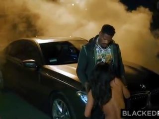 Blackedraw teanna trump 是 背部 和 craving 一些 英國廣播公司