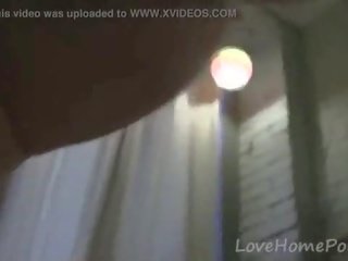 Пишка смучене брюнетка получава rewarded с а проникване