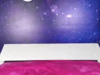 Britneybaby18 є трахання її манда з величезний фалоімітатор перший частина