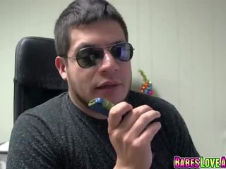 Маи smashing на тя колене смучене а голям петър