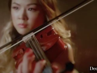 Deeper&period; mona initiates ザ· 究極の 5-girl 逆 輪姦