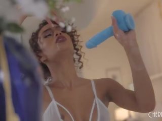 所有 自然 烏木 美女 scarlit 醜聞 手指 的陰戶 在 女用貼身內衣褲