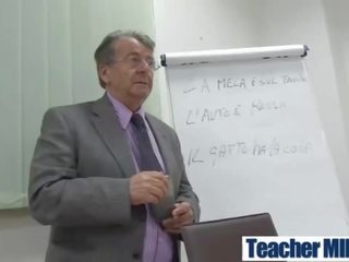 Секс кліп в клас з великий грудисті відмінно вчитель і студент video-18