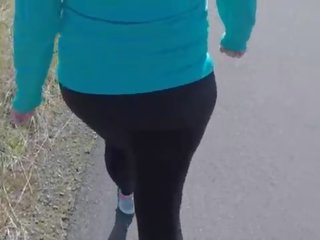 抓 一 美洲獅 上 該 trail 和 取 她的 家 到 他媽的
