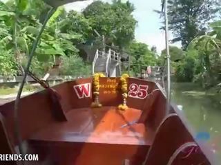 Moka mora নাটক সঙ্গে আপনার মনোবল পভ শৈলী