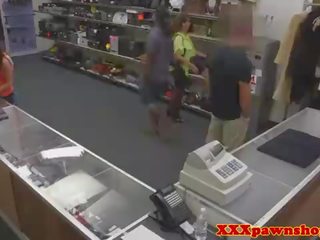 বাস্তব pawnshop বালিকা মধ্যে spex চাহিদা নগদ টাকা