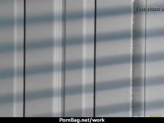 巨乳 小雞 是 殊死 為 一 募集 和 亂搞 她的 老闆 和 賺 它 23