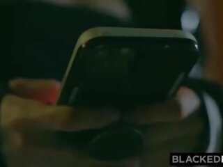 Blackedraw 嬌小 金發 美女 得到 填充 向上 由 巨大 英國廣播公司