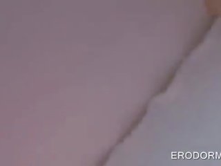 Колеж блондинки езда голям схванат джонсън в обща спалня стая легло