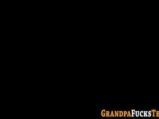 ファンシー 女性 creampied バイ オールド