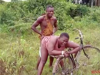 Adult film WITH THE KING'S WIFE IN THE BUSH