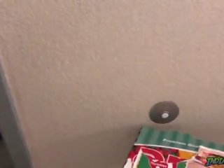 食物 和 啄木鳥 delivery 為 亞歷克西斯 fawx