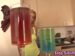 শৌখিন stepsis toyed