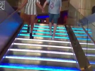 Дълго пенис атлет чука естествен синигер 18yo блондинки тийн