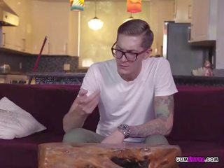 Chesty 女傭 august 泰勒 打擊 大 manhood 的 老闆