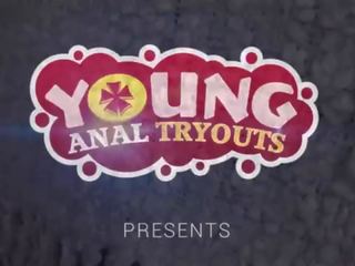 젊은 항문의 tryouts - 친구 놀리고 귀염둥이