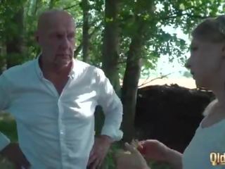 Стар striplings чука тийнейджъри хардкор краища с а мокри празнене в уста