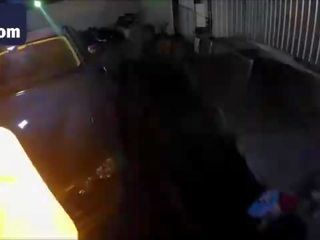 Два groovy немовлята смокче і трахання великий phallus в в truck