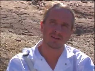 Astronaut стъд lands на а planet където а голям бюст блондинки primitive enchantress бриджит kerkove гадно негов вал след това получава анално прецака на открито прецака кучешка