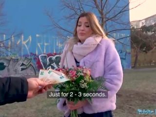 Публичен агент голям бомби примадона получава неприличен предложение