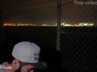 我々 ファック で ザ· airport&excl;&excl; - ドイツ語 プレス reported