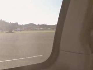 オタク 吸います 彼の コック で a smooching たくさん と wipes ザ· 精液 上の 彼に
