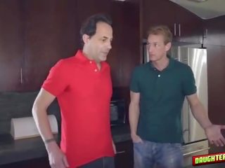 父親 と フィーチャー dawters 新しい 道 の bonding